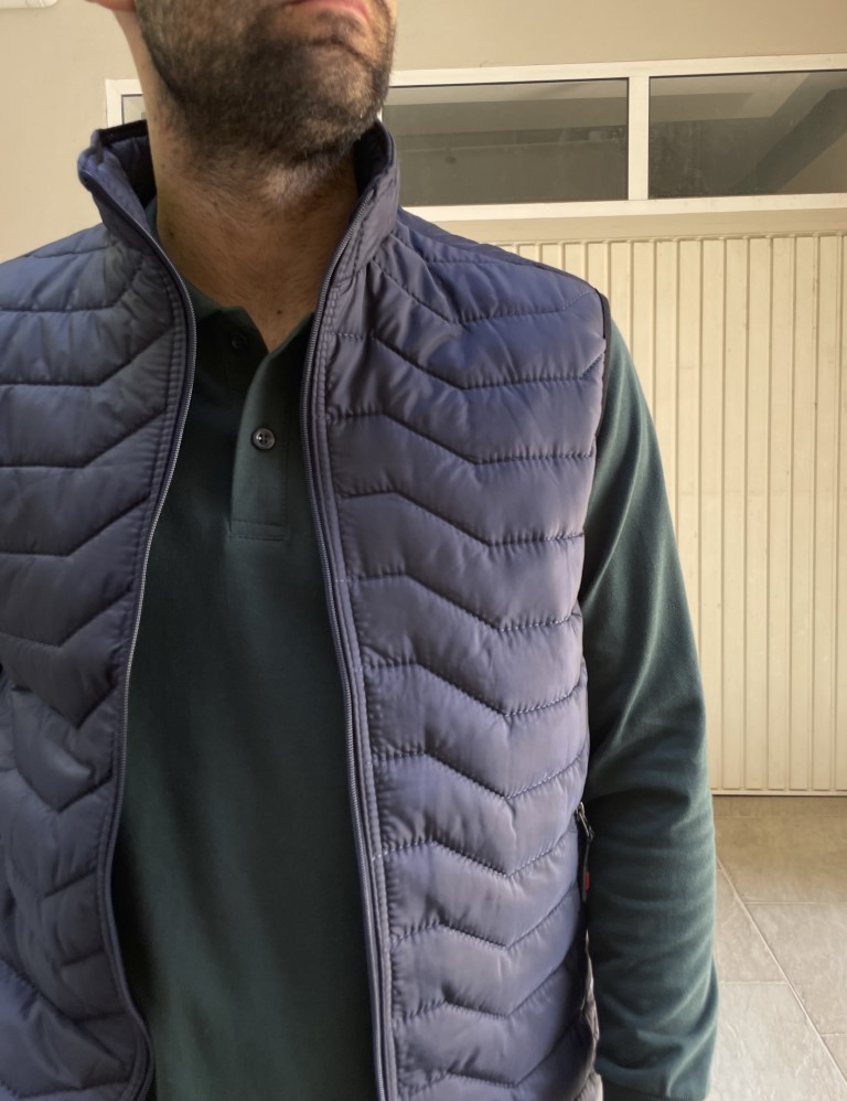 Ανδρικό μπλε καπιτονέ αμάνικο μπουφάν BC24911 φωτογραφία